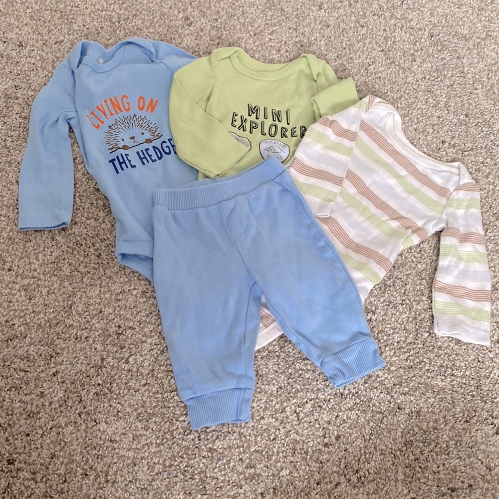 4 piece carters lot- 3 month boys